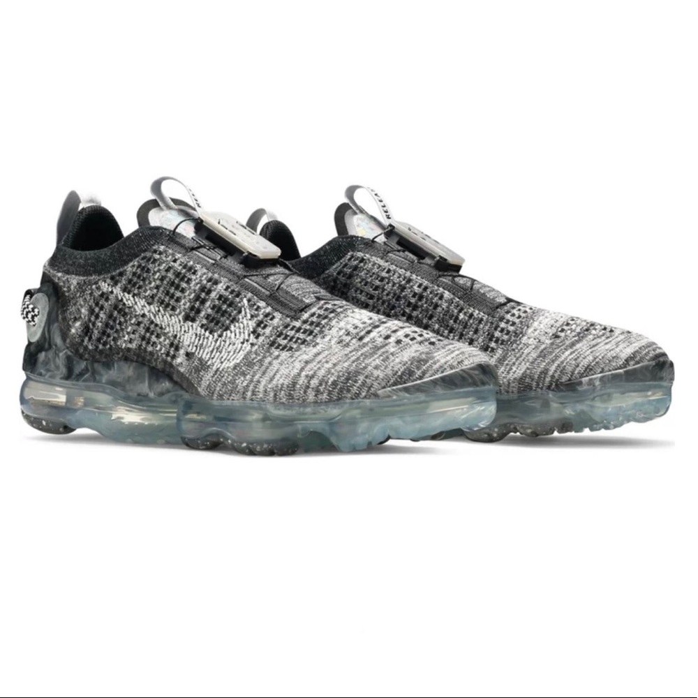 Nike Air Vapormax 2020 Flyknit Womens size 9